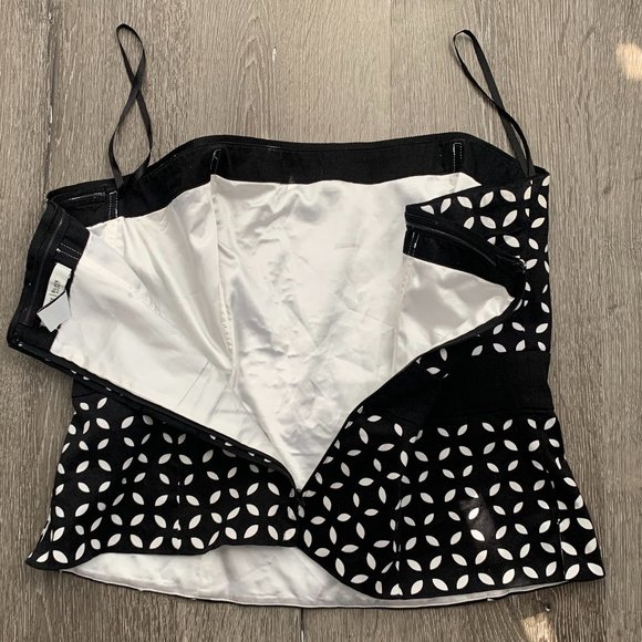 Top with black and white pattern - Picture 3 of 4